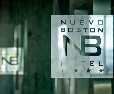 Halle Nuevo Boston Hotel